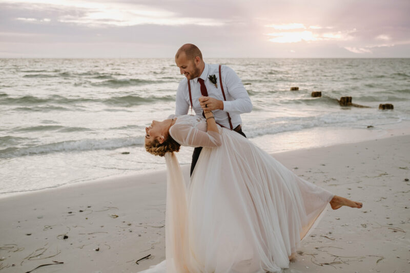 honeymoon-island-state-park-beach-wedding-vow-renewal-florida-beaches-boho-wedding-renewal-jessy-jared56.jpg