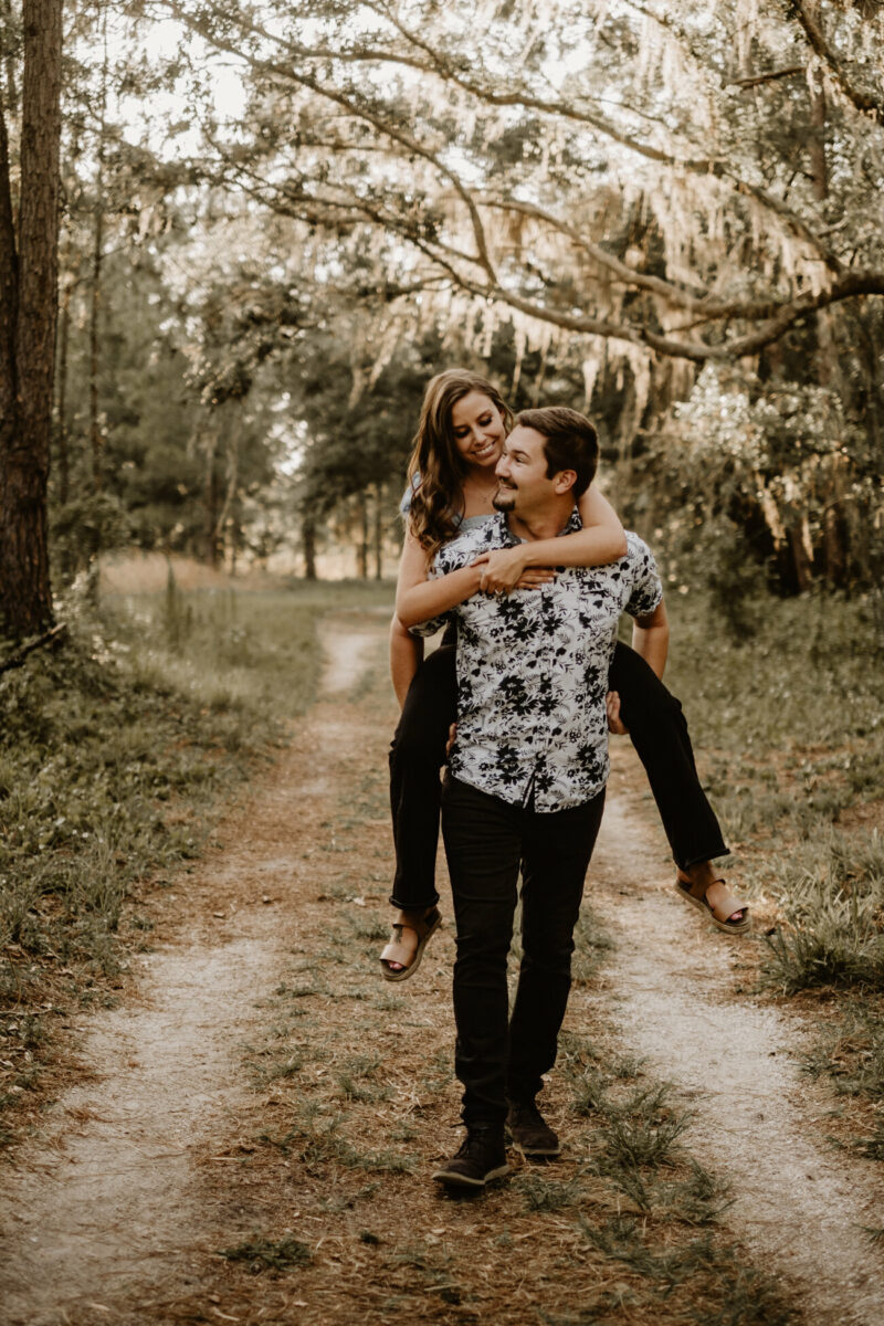 tampa-engagement-couples-rustic-woodsy-photos-9.jpg