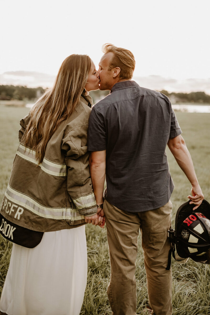 tampa-woodsy-rustic-engagement-session-photos-thomas-taylor-firefighter-nurse-45.jpg