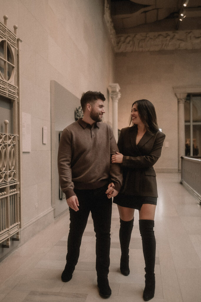 engagement photography at chicago art institute